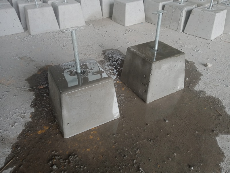 锚点到避雷墩水泥墩